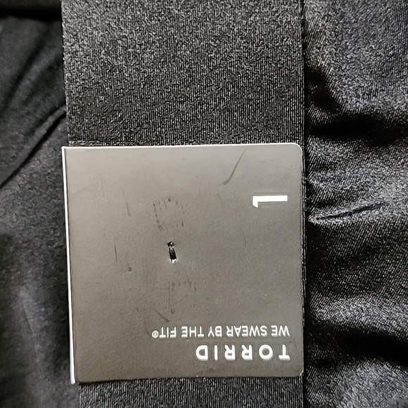 Torrid black full-length ruched front liquid leggings sizes 1 & 2 - Picture 8 of 10